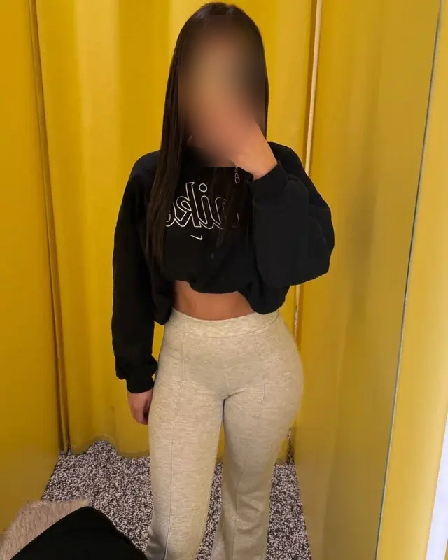 Julie - Image 1