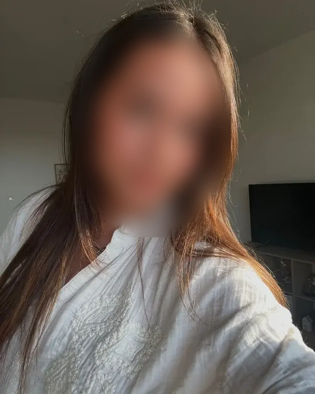 Sarah - Image 1
