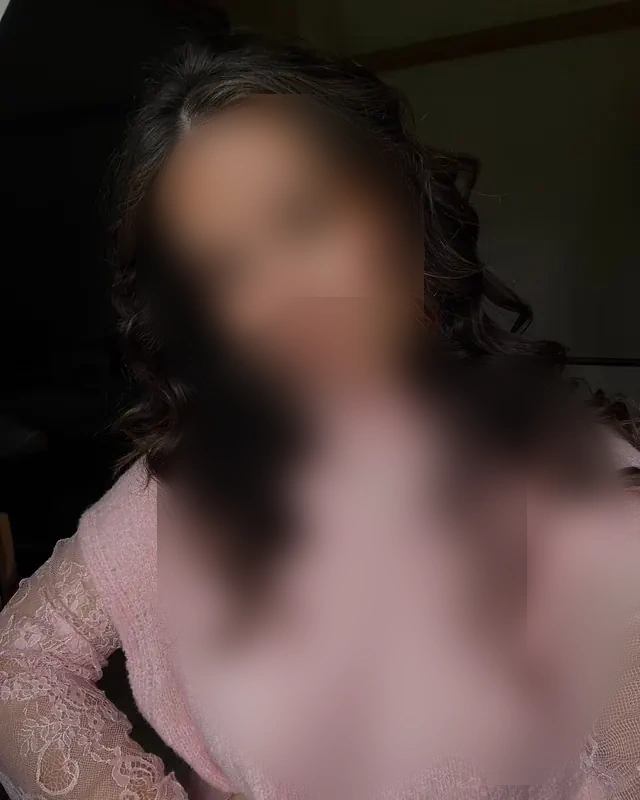 Sarah - Image 3