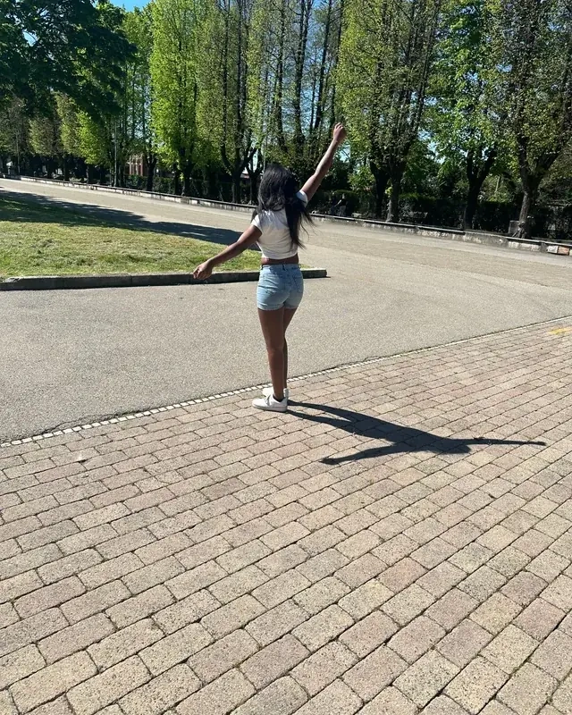 Laura - Image 2